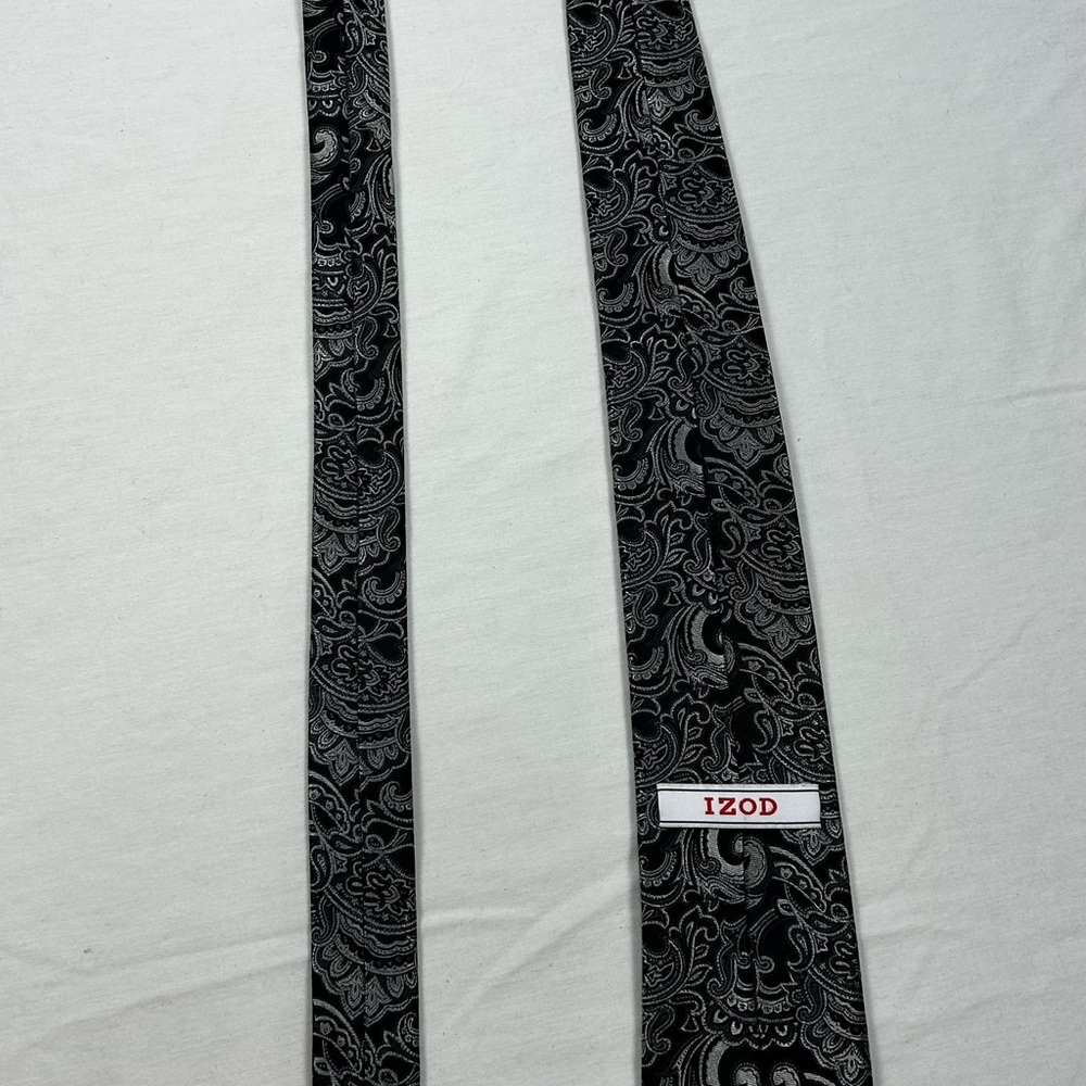 Izod Black and‎ Silver Paisley Tie - Picture 5 of 7